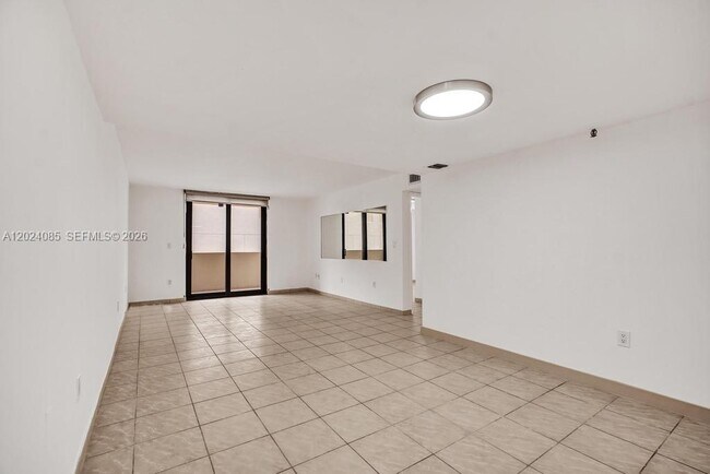 Building Photo - 1623 Collins Ave