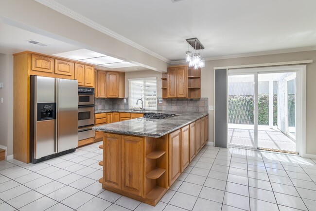 Building Photo - Charming 3-Bedroom Home on a Quiet Street ...