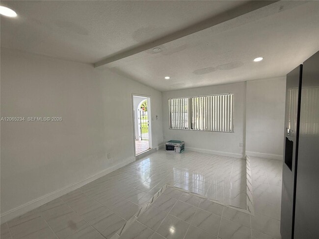Building Photo - 8805 SW 43rd Terrace