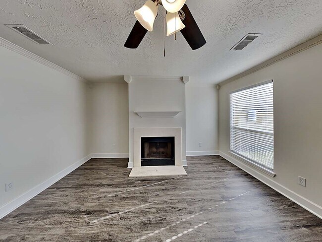 Building Photo - 1802 Oak Valley Dr