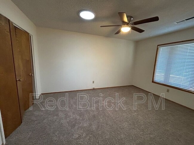 Building Photo - 3355 San Fernando Ct