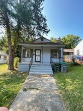 Building Photo - 253 Silverage Ave