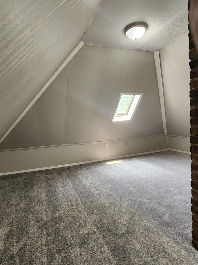 Building Photo - 1215 5th Ave