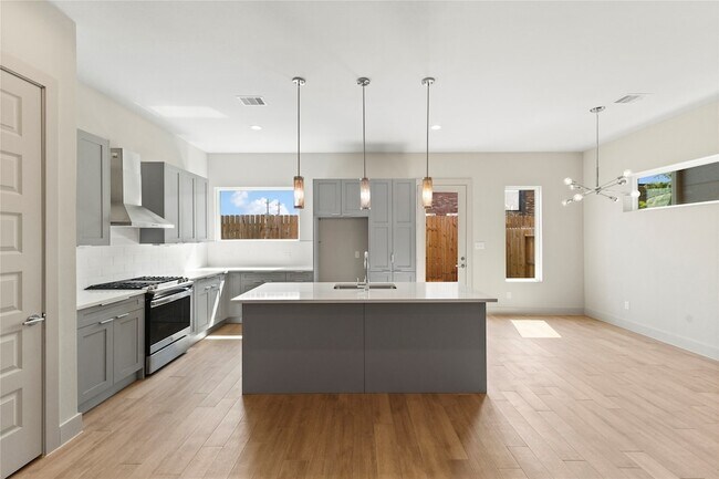 Building Photo - 5726 Rucio Ln