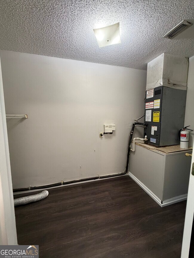 Building Photo - 73 Talbot Ct