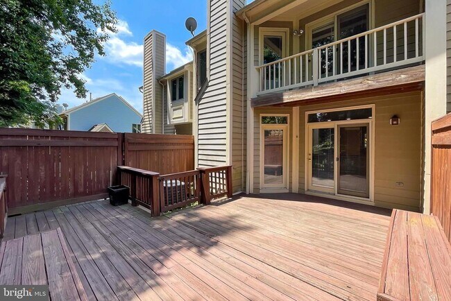 Building Photo - 4021 Lake Glen Rd