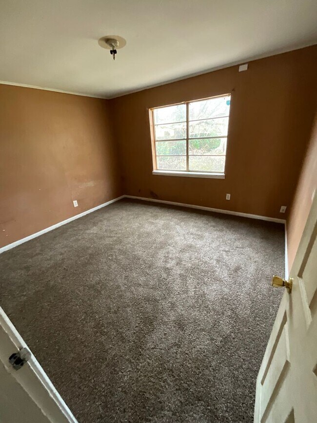 Building Photo - 716 Harrison-