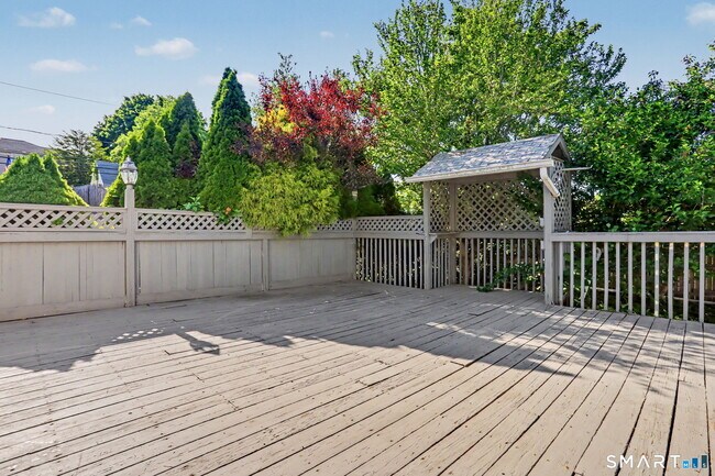 Building Photo - 92 Burwood Ave
