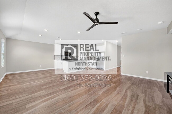 Building Photo - 2501 Real Quiet Dr