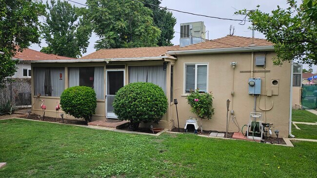 Building Photo - 6651 Enfield Ave