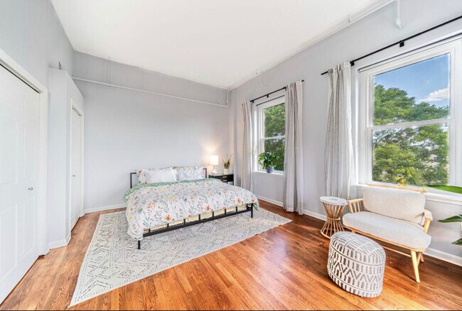 Building Photo - 187 WAYNE St