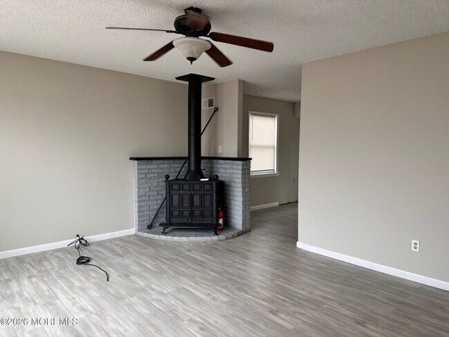 Building Photo - 24 Anchor Rd