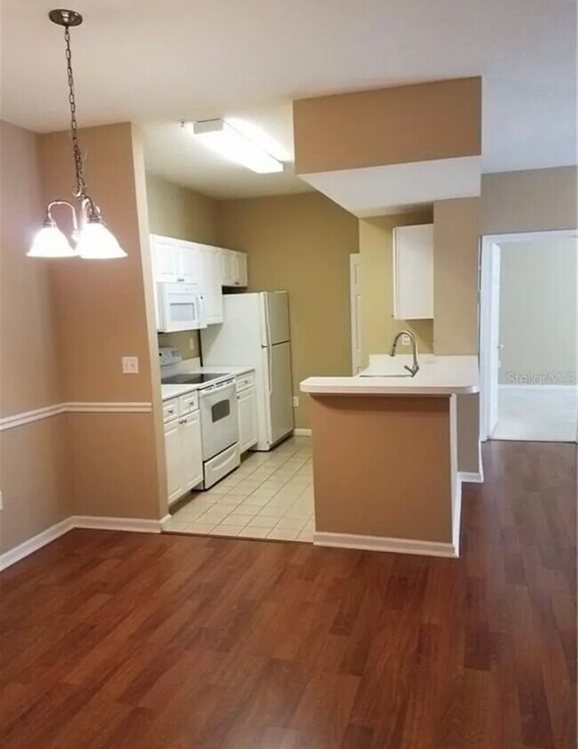 Building Photo - 14205 Falls Church Dr