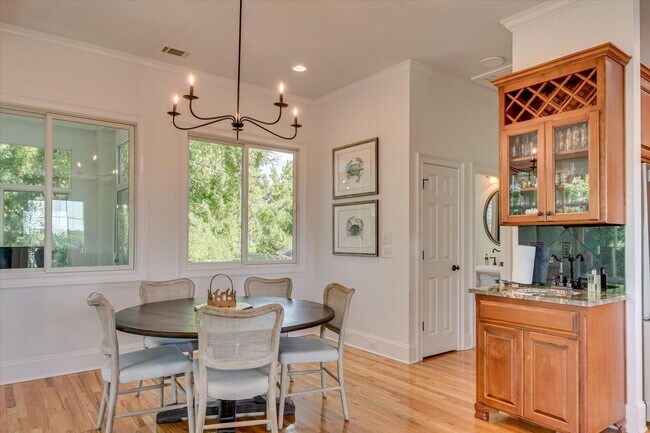 Building Photo - 501 John Fox's Run