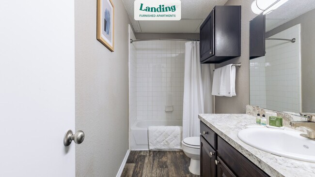 Building Photo - 2301 Pebble Vale Dr