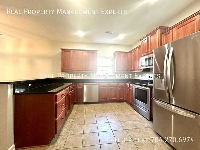 Building Photo - 14221 Lake Crossing Dr