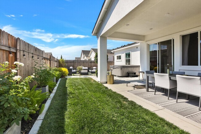 Building Photo - 3073 Bramblewood Way