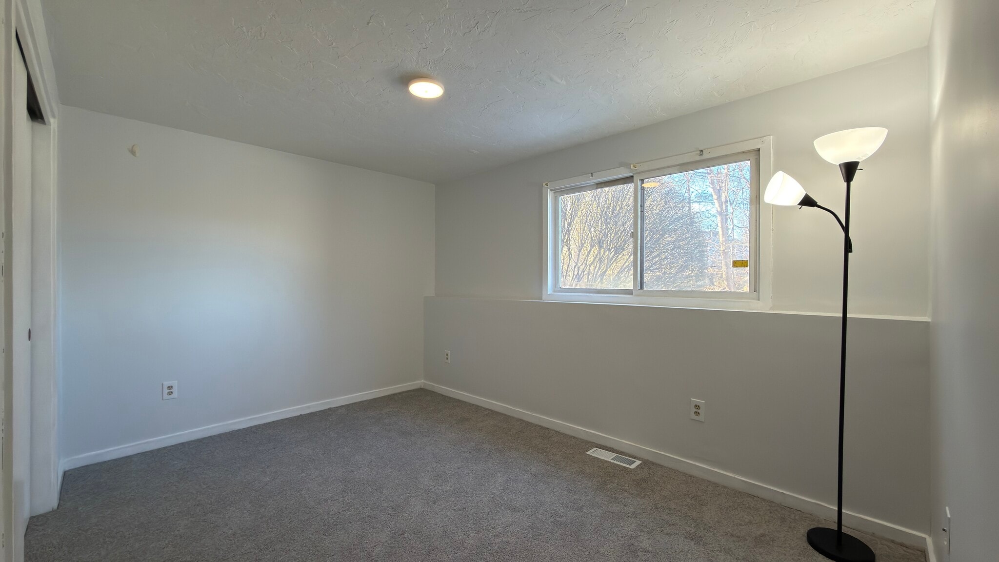 Building Photo - 189 Littleton Rd