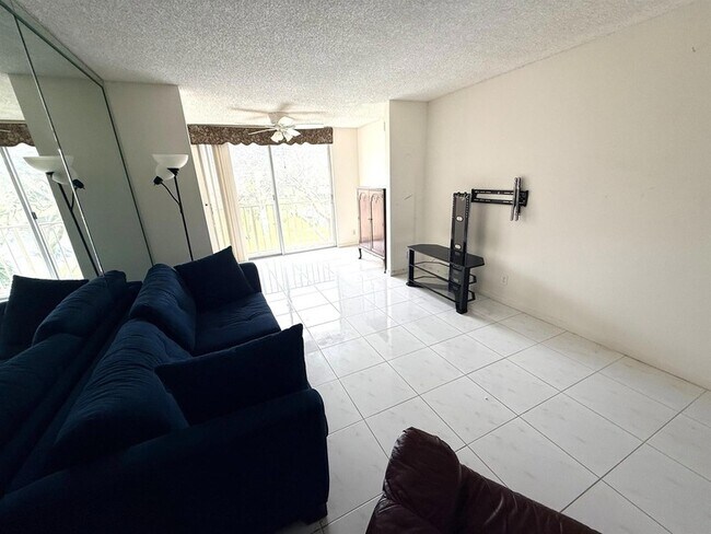 Building Photo - 14307 Bedford Dr