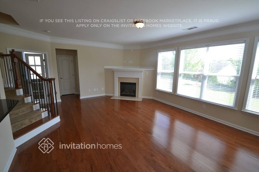 Building Photo - 404 N Hampton Trail