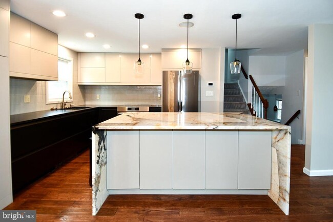 Building Photo - 8844 Mourning Dove Ct