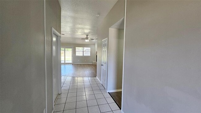 Building Photo - 1609 Rocky Mountain Way