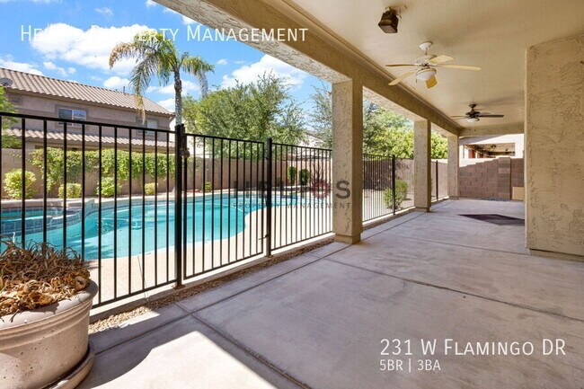 Building Photo - 231 W Flamingo Dr