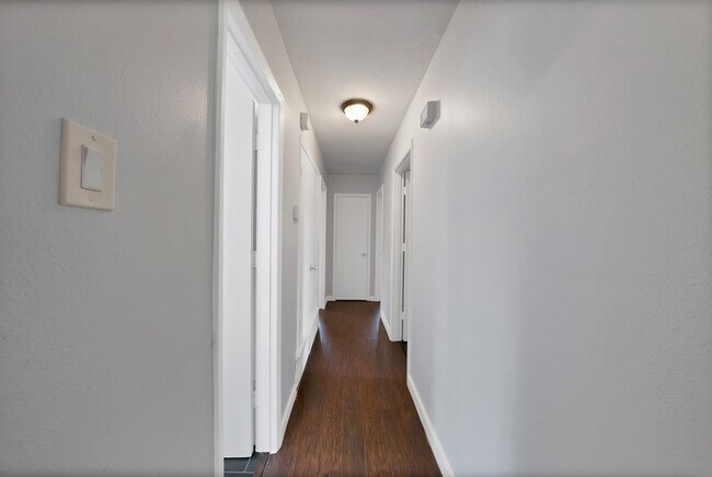 Building Photo - 715 Terryland Dr