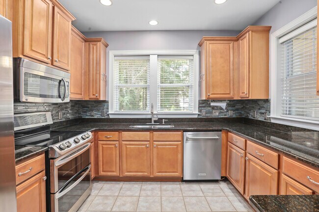 Building Photo - 1201 Dingle Rd