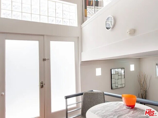 Building Photo - 8661 Clifton Wy