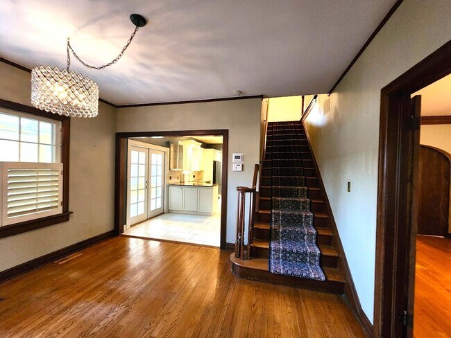 Building Photo - 3 Bed 2.5 Bath Plus ADU in Gatewood Add NW OKC