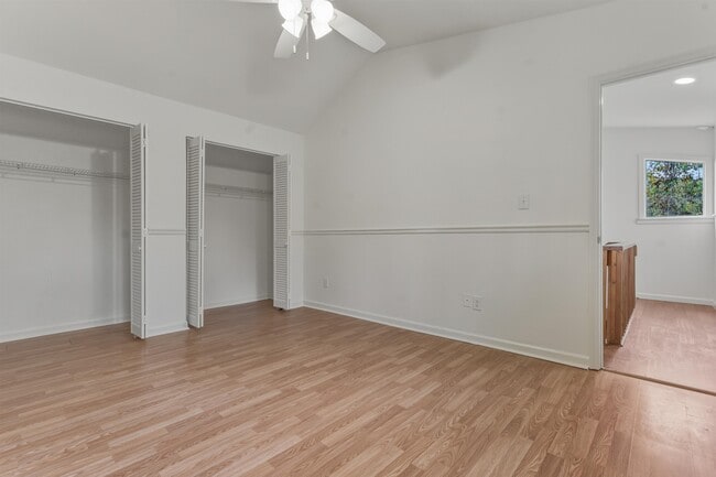 Building Photo - 2900 Woodrich Dr