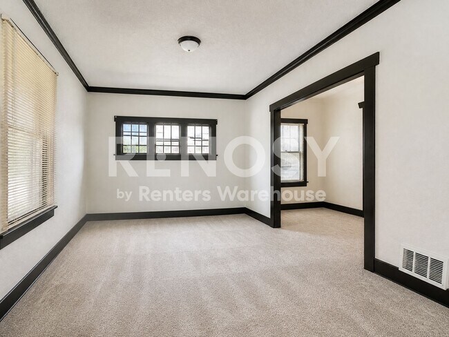 Building Photo - 3015 N Girard Ave