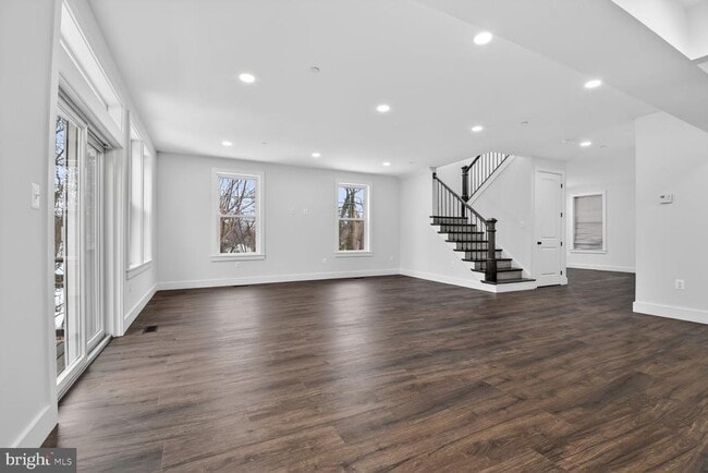 Building Photo - 13102 Ideal Dr