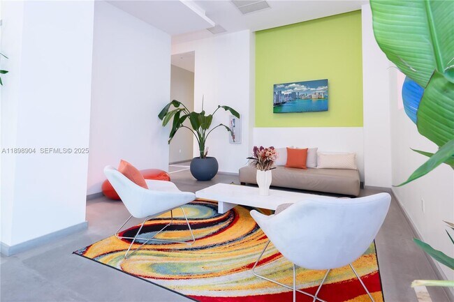 Building Photo - 333 NE 24th St