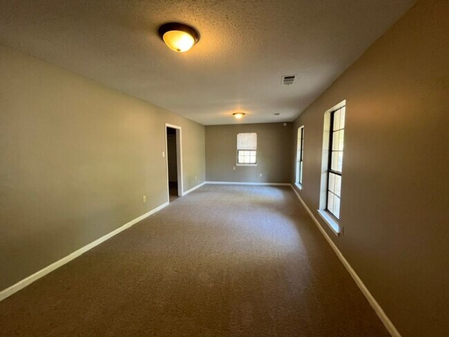 Building Photo - 5189 Haynes Dr