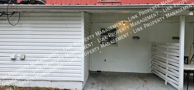 Building Photo - 1640 Keeble St