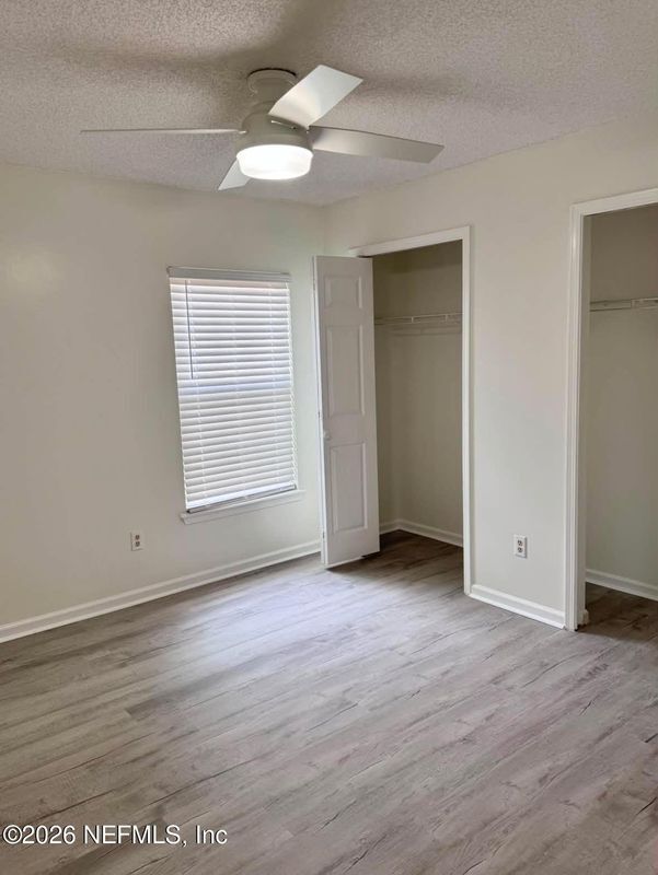 Building Photo - 8250 Lakemont Dr