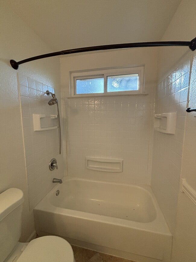 Building Photo - 34 Alvares Ct