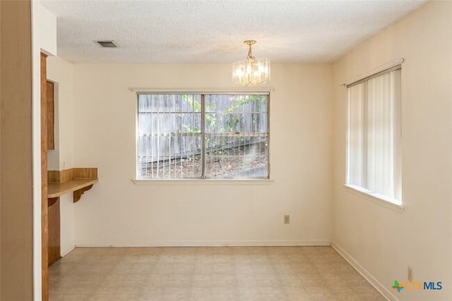 Building Photo - 632 Manning Dr