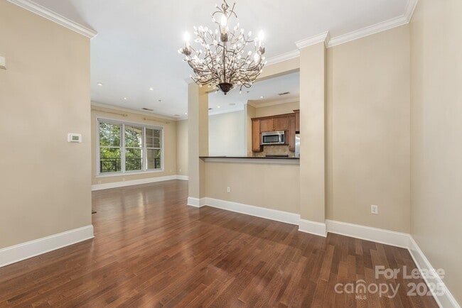 Building Photo - 5425 Closeburn Rd
