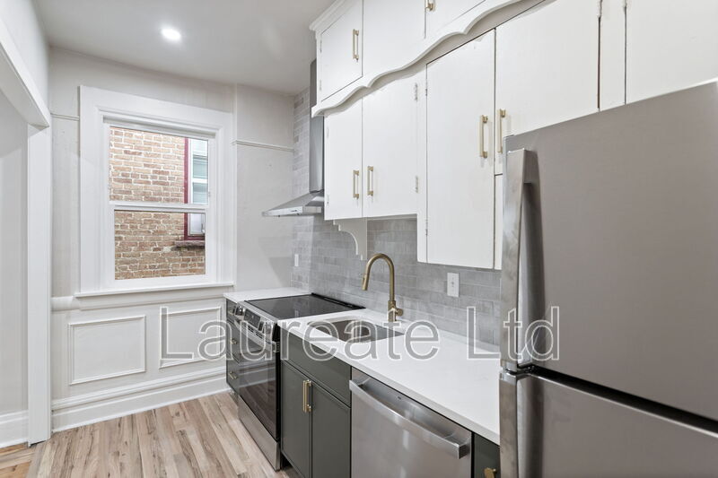 Building Photo - 1058 Pearl St