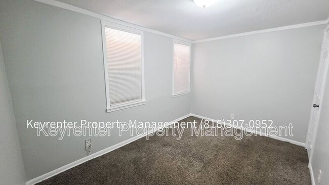 Building Photo - 142 N Bellaire Ave