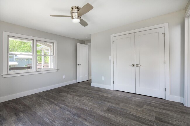 Building Photo - Fantastic 1930s Cottage - Renovated Top to...