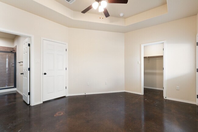 Building Photo - New Braunfels~ Beautiful Luxury 3 Bdrm~Stained Concrete Floors Throughout