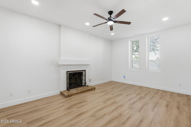 Building Photo - 6615 E Phelps Rd