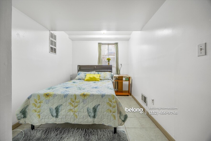 Building Photo - 18 Wayne St