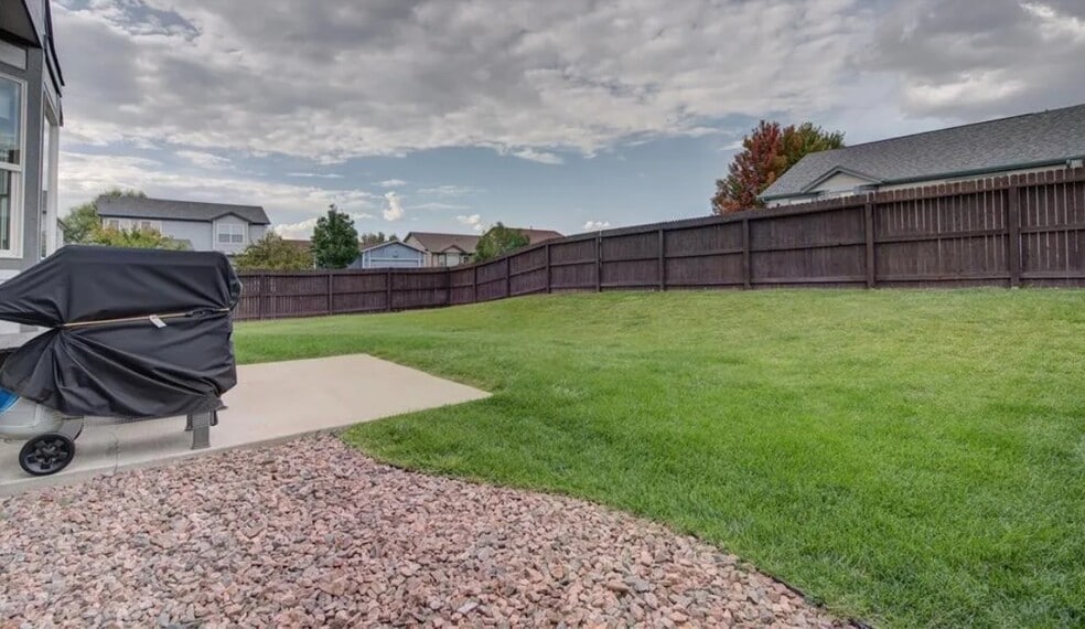 Building Photo - 6151 Oakwood Blvd