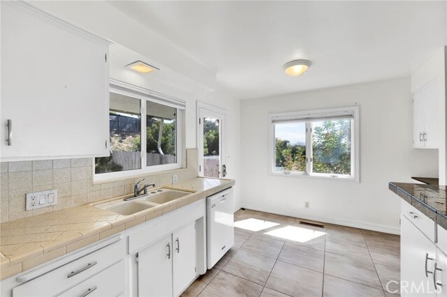 Building Photo - 5661 Ladybird Ln