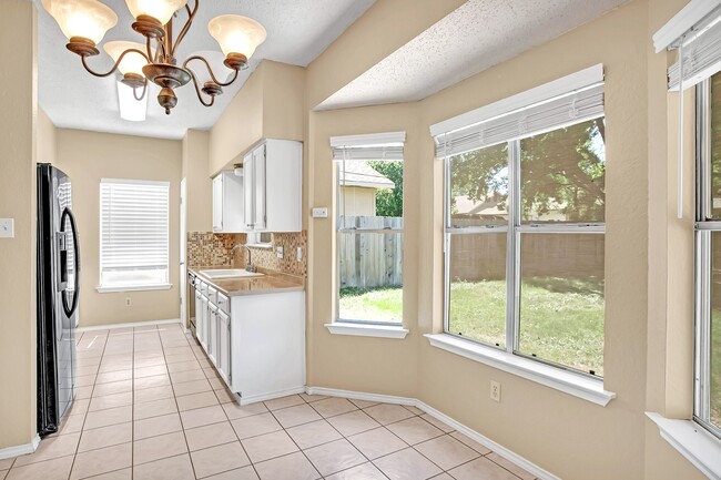 Building Photo - 16412 Framingham Cir